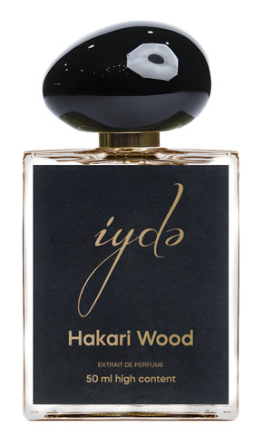 Hakari Wood by İydə perfume bottle