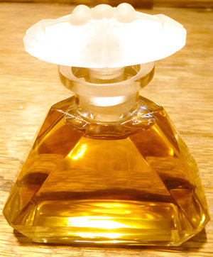Lys Epona by Jovoy Paris perfume bottle