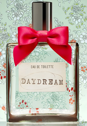 Daydream by American Eagle perfume bottle