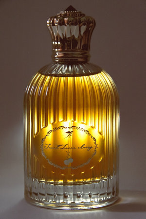 Saint Lucia Cherry by Ailes des Anges perfume bottle
