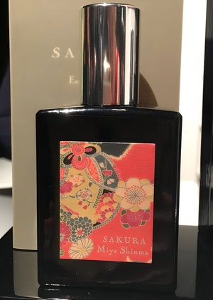 Kimono Collection Sakura by Miya Shinma perfume bottle