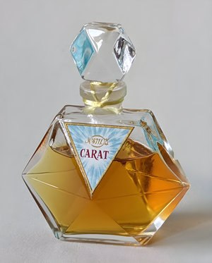4711 Carat by Muelhens perfume bottle