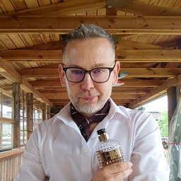 Avatar for user "charlienose"